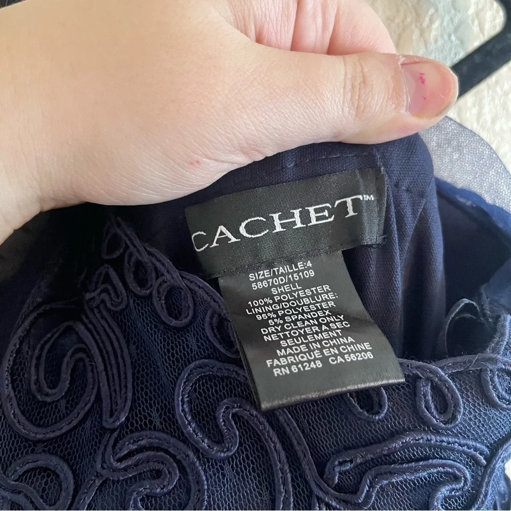 CACHET Appliqued Filigree Tulle Mermaid Gown Navy Maxi Formal Black Tie Size 4 - Picture 9 of 9